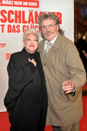 Angelika Milster and Hape Kerkeling at the premiere of the movie Horst Schlämmer sucht das Glück at the Zoo Palast Berlin, 27 03 2026 Foto:xM.xBehrensx xFuturexImagex schlaemmer_berlin_6314