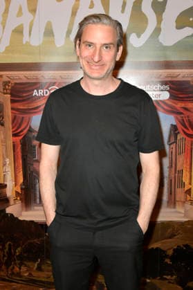 Jonas Hien at the special screening Banausen Comedy Theater Chaos at Deutsches Theater Berlin, 27 03 2026 Foto:xM.xBehrensx xFuturexImagex banausen_6317