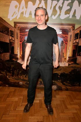 Jonas Hien at the special screening Banausen Comedy Theater Chaos at Deutsches Theater Berlin, 27 03 2026 Foto:xM.xBehrensx xFuturexImagex banausen_6324