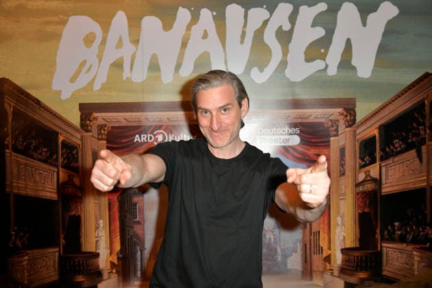 Jonas Hien at the special screening Banausen Comedy Theater Chaos at Deutsches Theater Berlin, 27 03 2026 Foto:xM.xBehrensx xFuturexImagex banausen_6326