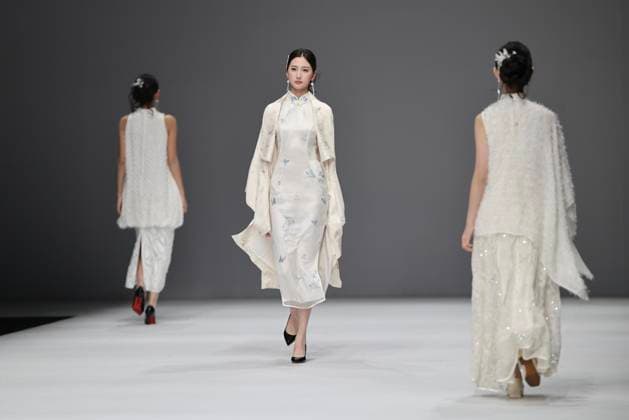 BEIJING, CHINA - MARCH 27: Models walk the runway at the GUANJU collection by designer Guan Yazheng on day 8 of China Fashion Week 2026 (Spring) at 798Â·751 PARK on March 27, 2026 in Beijing, China.  Copyright: xChinaxNewsxServicex 111631118383