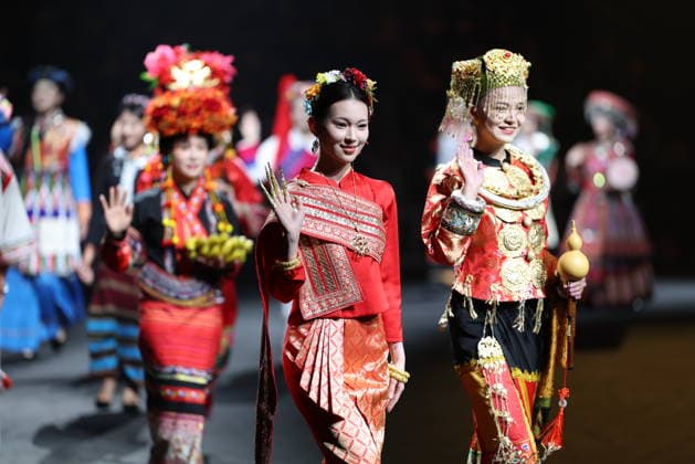 BEIJING, CHINA - MARCH 27: Models walk the runway at the Gu axin collection by designer Yang Chunlin on day 8 of China Fashion Week 2026 (Spring) at 798Â·751 PARK on March 27, 2026 in Beijing, China.  Copyright: xChinaxNewsxServicex 111631060859