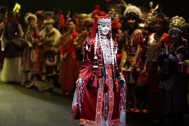 BEIJING, CHINA - MARCH 27: A model walks the runway at the Gu axin collection by designer Yang Chunlin on day 8 of China Fashion Week 2026 (Spring) at 798Â·751 PARK on March 27, 2026 in Beijing, China.  Copyright: xChinaxNewsxServicex 111631060620