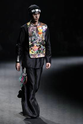 BEIJING, CHINA - MARCH 27: A model walks the runway at the Gu axin collection by designer Yang Chunlin on day 8 of China Fashion Week 2026 (Spring) at 798Â·751 PARK on March 27, 2026 in Beijing, China.  Copyright: xChinaxNewsxServicex 111631060472