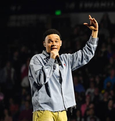 March 27, 2026, Norfolk, Virginia, USA: TAUREN WELLS brings some christan music to the at The Chartway Arena at Old Dominion University, Norfolk, Virginia on 27 March 2026. photo Ã‚ Norfolk USA  - ZUMAm90_ 20260327_zap_m90_067 Copyright: xJeffxMoorex