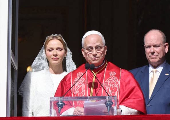 Pope Leo XIV on the balcony of the Prince s Palace with Prince Albert II of Monaco, Princess Charlene Historic visit of Pope Leo XIV to Monaco on March 28, 2026 Claudia Albuquerque Bestimage Pope Leo XIV on the balcony of the Prince s Palace with Prince Albert II of Monaco, Princess Charlene Historic visit of Pope Leo XIV to Monaco on March 28, 2026 Monaco  Copyright: xClaudiaxAlbuquerquex xBestimagexClaudiaxAlbuquerquex xBestimagex