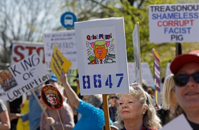 March 28, 2026, Salem, Oregon, USA: An estimate crowd of 5 to 7 thousand protestors gathered for the third No Kings rally on the Capitol Mall, in Salem, Ore. on Saturday Mar. 28, 2026.It was one of several thousand protests across the United States against the Trump administration. Salem USA - ZUMAg275 20260328_znp_g275_001 Copyright: xTimothyxJ.xGonzalezx