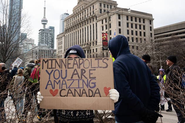 No Tyrants rally in Toronto, Canada - 28 Mar 2026 A protest sign that reads Minneapolis, You Are Amazing, CANADA at the No Tyrants rally in Toronto. Hundreds of demonstrators gathered in Toronto on Saturday for the No Tyrants rally, the name used in countries with constitutional monarchies for the broader No Kings movement opposing U.S. President Donald Trump. Organized in part by Democrats Abroad, the event drew a large crowd that included many self-identified American citizens living in Canada. Marchers sang and carried signs as they walked through downtown Toronto streets near the U.S. Consulate. The Toronto action was part of a global day of protest, with more than 3,100 events organized across all 50 U.S. states and sister d Copyright: xStaceyxNewmanx xSOPAxImagesx StaceyNewman-8468
