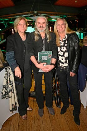 Rüdiger Barton, Hans Jürgen Reznicek and Uwe Hassbecker from Silly at the 9 Windflüchter Charity Gala 2026 in aid of the Betroffen˜ foundation in the Störtebeker Brauquartier Stralsund, 28 03 2026 Foto:xM.xWehnertx xFuturexImagex windfluechter_6328