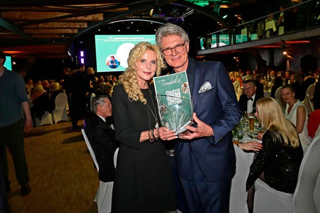 Victoria Herrmann and Peter Escher at the 9 Windflüchter Charity Gala 2026 in aid of the Betroffen˜ foundation in the Störtebeker Brauquartier Stralsund, 28 03 2026 Foto:xM.xWehnertx xFuturexImagex windfluechter_6325