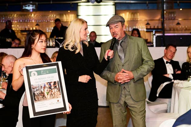 Anja Petzold and Till Demtröder at the 9 Windflüchter Charity Gala 2026 in aid of the Betroffen˜ foundation in the Störtebeker Brauquartier Stralsund, 28 03 2026 Foto:xM.xWehnertx xFuturexImagex windfluechter_6331
