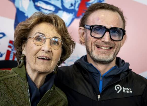 HEERENVEEN - Princess Margriet and Prince Bernhard on the Thialf ice rink during the kick-off of the tenth edition of De Hollandse 100. The duathlon is held annually to raise money for scientific research into the nature and treatment of lymphoma. KOEN VAN WEEL ANP netherlands out - belgium out  Copyright: xx x554651538x originalFilename: 554651538.jpg