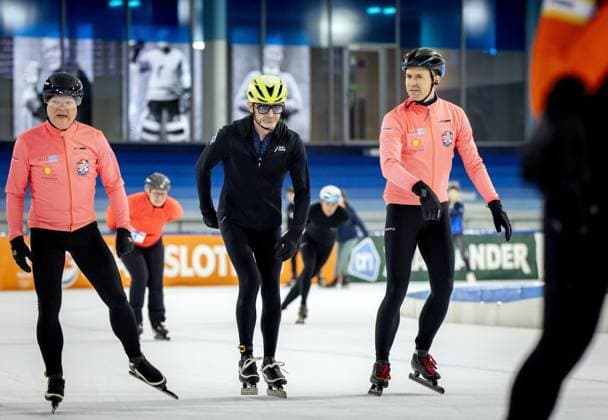HEERENVEEN - Prince Bernhard and Simon Keizer on the Thialf ice rink during the kick-off of the tenth edition of De Hollandse 100. The duathlon is held annually to raise money for scientific research into the nature and treatment of lymphoma. KOEN VAN WEEL ANP netherlands out - belgium out  Copyright: xx x554651733x originalFilename: 554651733.jpg