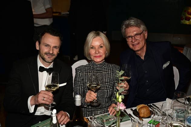 David Böthig, Ulrike Escher and Peter Escher at the 9 Windflüchter Charity Gala 2026 in aid of the Betroffen˜ foundation in the Störtebeker Brauquartier Stralsund, 28 03 2026 Copyright: xMatthiasxWehnertx