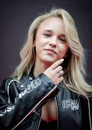 AMSTERDAM - Emma Kok prior to the premiere of the musical We Will Rock You at the DeLaMar Theatre. The musical, based on the music of Queen, is returning to Dutch theaters. ROBIN VAN LONKHUIJSEN ANP netherlands out - belgium out  Copyright: xx x554667479x originalFilename: 554667479.jpg