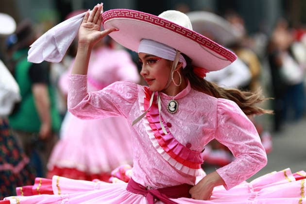 Large-scale carnival parade in Mexico City MEXICO CITY, MEXICO - MARCH 29: A woman wearing traditional costume participates in a large-scale carnival parade, in Mexico City, Mexico on March 29, 2026. More than 7,000 participants from neighborhoods across Mexico City, dressed in colorful attire linked to Mexico s carnival traditions, paraded through the capital s historic center in an event called Carnaval de Carnavales . Daniel Cardenas Anadolu Mexico City Mexico. Editorial use only. Please get in touch for any other usage.  Copyright: x2026xAnadoluxDanielxCardenasx