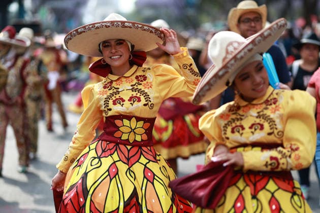 Large-scale carnival parade in Mexico City MEXICO CITY, MEXICO - MARCH 29: A woman in traditional costume participates in a large-scale carnival parade, in Mexico City, Mexico on March 29, 2026. More than 7,000 participants from neighborhoods across Mexico City, dressed in colorful attire linked to Mexico s carnival traditions, paraded through the capital s historic center in an event called Carnaval de Carnavales . Daniel Cardenas Anadolu Mexico City Mexico. Editorial use only. Please get in touch for any other usage.  Copyright: x2026xAnadoluxDanielxCardenasx