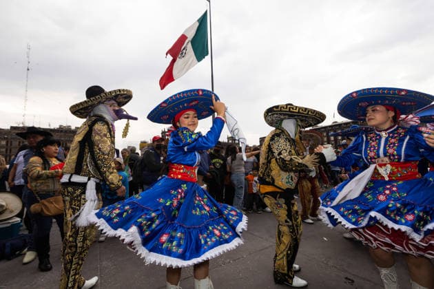March 29, 2026, Mexico City, Mexico: Performers, dancers and musicians took part in the Third Carnival of Carnivals in Mexico City, where thousands of people followed the route from the Monument to the Revolution to the Zocalo, in a celebration defined by masks, traditional costumes and live music. Mexico City Mexico  - ZUMAl178 20260329_znp_l178_061 Copyright: xCristianxLeyvax