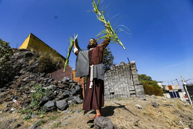 A person taking part during the Palm Sunday reenactment in the Tenorios neighborhood in the Iztapalapa borough, a tradition over 40 years old, which marks the beginning of the Holy Week liturgical celebrations. on March 29, 2026 in Mexico City, Mexico. Mexico City Mexico  - ZUMAe321 20260329_zia_e321_021 Copyright: xIanxRoblesx