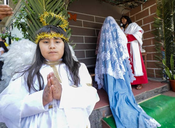 Faithful Catholics taking part during the Palm Sunday reenactment in the Tenorios neighborhood in the Iztapalapa borough, a tradition over 40 years old, which marks the beginning of the Holy Week liturgical celebrations. on March 29, 2026 in Mexico City, Mexico. Mexico City Mexico  - ZUMAe321 20260329_zia_e321_032 Copyright: xIanxRoblesx