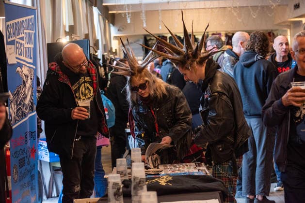 Scarborough Punk Festival 2026, UK - 29 Mar 2026 Punk rockers look for memorabilia on the merchant area during the festival in Scarborough. Hundreds of punk rock fans gathered in Scarborough Spa in Yorkshire county, England for the two days long punk rock festival. Scarborough United Kingdom Copyright: xKrisztianxElekx xSOPAxImagesx SSS_20260329_PUNK_FEST_0011005163