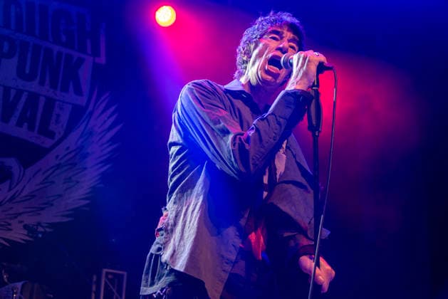 Scarborough Punk Festival 2026, UK - 29 Mar 2026 Front man of the Sham 69, Jimmy Pursey performs during the festival in Scarborough. Hundreds of punk rock fans gathered in Scarborough Spa in Yorkshire county, England for the two days long punk rock festival. Scarborough United Kingdom Copyright: xKrisztianxElekx xSOPAxImagesx SSS_20260329_PUNK_FEST_0011005274