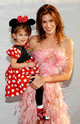 DREAM HALLOWEEN JF Oct. 25, 2003 - Santa Monica, CA, USA - K33576JF.10TH ANNUAL DREAM HALLOWEEN FUNDRAISER BENEFITING THE CHILDREN AFFECTED BY AIDS FOUNDATION.AT BARKER HANGER - SANTA MONICA AIRPORT, SANTA MONICA, CA.10 25 2003. JONATHAN FRIOLO 2003.CINDY CRAWFORD WITH DAUGHTER KAIA Copyright: xJonathanxFriolox