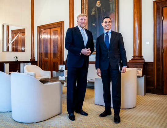30-03-2026 HtB King Willem-Alexander during a meeting with Prime Minister Rob Jetten in his office at Noordeinde palace for the first weekly meeting since the swearing-in of the Jetten cabinet. Â  Copyright: xPPEx