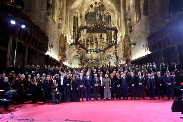Queen Sofia attends the annual Easter concert to benefit Projecte Home Balears Family photo after the annual Easter concert, in the Cathedral Basilica of Santa Maria de Mallorca, on March 30, 2026, in Palma de Mallorca, Mallorca, Balearic Islands Spain The Balearic Symphony Orchestra and the Choir of the University of the Balearic Islands have performed the Easter concert Verdis Requiem for the benefit of Proyecto Hombre The organization has indicated that the proceeds of the program will go entirely to the treatment and prevention programs developed by the entity in the Balearic Islands 30 MARCH 2026 REINA SOFÍA SPAIN MALORCA CONCERT EASTER BENEFICIAL BALEARES Palma de Mallorca, Mallorca Isl Palma de Mallorca, Mallorca Isl Isl Spain  Copyright: xIsaacxBujx 7408869