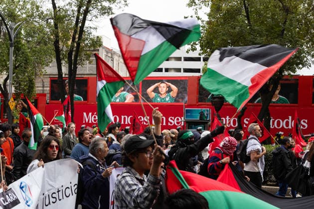 March 30, 2026, Mexico City, Mexico: People and activist groups marched in Mexico City in support of the Palestinian people, as part of the commemoration of Palestinian Land Day. The demonstration moved from the Hemiciclo a Juarez to the Angel of Independence, with the participation of social, student and civil organizations calling for an end to the violence and justice for Palestine. Mexico City Mexico - ZUMAl178 20260330_znp_l178_029 Copyright: xCristianxLeyvax