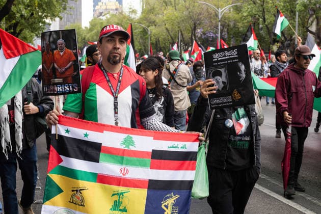 March 30, 2026, Mexico City, Mexico: People and activist groups marched in Mexico City in support of the Palestinian people, as part of the commemoration of Palestinian Land Day. The demonstration moved from the Hemiciclo a Juarez to the Angel of Independence, with the participation of social, student and civil organizations calling for an end to the violence and justice for Palestine. Mexico City Mexico - ZUMAl178 20260330_znp_l178_036 Copyright: xCristianxLeyvax