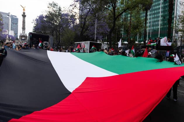 March 30, 2026, Mexico City, Mexico: People and activist groups marched in Mexico City in support of the Palestinian people, as part of the commemoration of Palestinian Land Day. The demonstration moved from the Hemiciclo a Juarez to the Angel of Independence, with the participation of social, student and civil organizations calling for an end to the violence and justice for Palestine. Mexico City Mexico - ZUMAl178 20260330_znp_l178_054 Copyright: xCristianxLeyvax