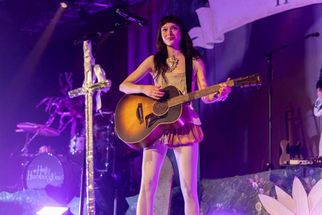 Holly Humberstone performs at New Century Hall Holly Humberstone performs at New Century Hall, Manchester, England, 30th March 2026, Credit:Mike Gray Avalon  Copyright: xMikexGrayx xAvalonx 1087555071
