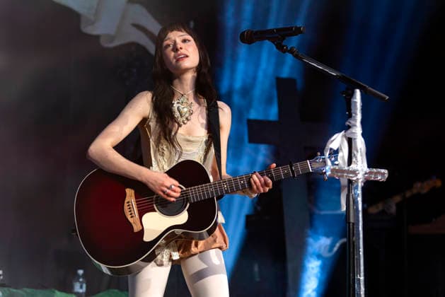 Holly Humberstone performs at New Century Hall Holly Humberstone performs at New Century Hall, Manchester, England, 30th March 2026, Credit:Mike Gray Avalon  Copyright: xMikexGrayx xAvalonx 1087555196
