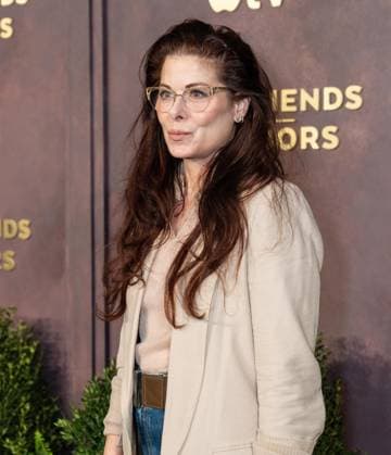 March 30, 2026, Bronx, New York, USA: Debra Messing attends premiere of Season 2 of Apple TV Your Friends & Neighbors at The New York Historical in New York, NY on March 30, 2026. Bronx USA - ZUMAr339 20260330_znp_r339_199 Copyright: xLevxRadinx
