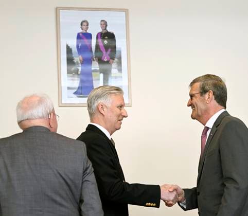 King Philippe s visit to La Louvière LA LOUVIERE, BELGIUM - MARCH 31 : Bernard Gilliot pictured with King Philippe. They chair a round-table discussion alongside Minister-President Adrien Dolimont (MR) dedicated to the socio-economic regeneration of the Centre region, in the company of the Walloon Minister-President Adrien Dolimont (MR) on March 31, 2026 in La Louviere, Belgium, 31 03 2026 La Louviere Belgium  Copyright: xDidierxLebrunx
