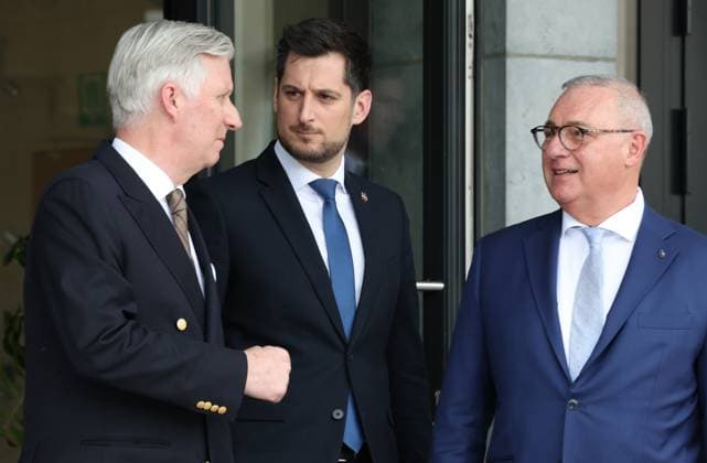 King Philippe - Filip of Belgium, Walloon Minister President and FWB minister Adrien Dolimont and La Louviere mayor Jacques Gobert pictured after a roundtable discussion on the socioeconomic revitalization of the Centre region (Region du Centre), in La Louviere, Tuesday 31 March 2026.  VIRGINIExLEFOUR 169400950