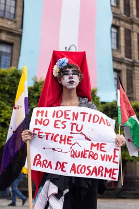 March 31, 2026, Mexico City, Mexico: Demonstration organized by the Libres y Combativas MX collective (Free and Combative Women MX) under the slogan: Trans and non-binary lives matter. The march moved from the Zocalo toward Plaza Tlaxcoaque and the Chabacano subway station, calling for the recognition of transfemicide, a comprehensive trans law, and access to rights including health, identity, education, work and housing. Mexico City Mexico - ZUMAl178 20260331_znp_l178_002 Copyright: xCristianxLeyvax