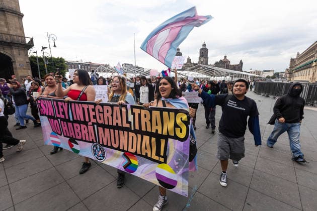 March 31, 2026, Mexico City, Mexico: Demonstration organized by the Libres y Combativas MX collective (Free and Combative Women MX) under the slogan: Trans and non-binary lives matter. The march moved from the Zocalo toward Plaza Tlaxcoaque and the Chabacano subway station, calling for the recognition of transfemicide, a comprehensive trans law, and access to rights including health, identity, education, work and housing. Mexico City Mexico  - ZUMAl178 20260331_znp_l178_004 Copyright: xCristianxLeyvax