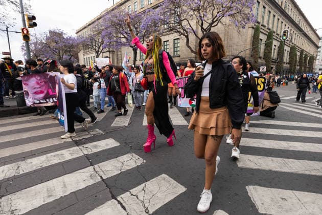 March 31, 2026, Mexico City, Mexico: Demonstration organized by the Libres y Combativas MX collective (Free and Combative Women MX) under the slogan: Trans and non-binary lives matter. The march moved from the Zocalo toward Plaza Tlaxcoaque and the Chabacano subway station, calling for the recognition of transfemicide, a comprehensive trans law, and access to rights including health, identity, education, work and housing. Mexico City Mexico - ZUMAl178 20260331_znp_l178_015 Copyright: xCristianxLeyvax