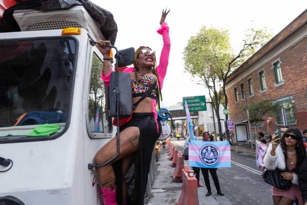 March 31, 2026, Mexico City, Mexico: Demonstration organized by the Libres y Combativas MX collective (Free and Combative Women MX) under the slogan: Trans and non-binary lives matter. The march moved from the Zocalo toward Plaza Tlaxcoaque and the Chabacano subway station, calling for the recognition of transfemicide, a comprehensive trans law, and access to rights including health, identity, education, work and housing. Mexico City Mexico  - ZUMAl178 20260331_znp_l178_052 Copyright: xCristianxLeyvax