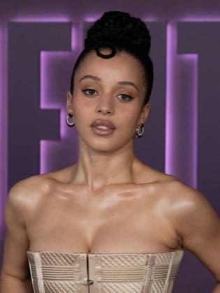 March 31, 2026, Los Angeles, California, USA: American actress CHASE INFINITI, 25, attends Hulu s The Testaments red carpet premiere. Los Angeles USA  - ZUMAb173 20260331_aap_b173_022 Copyright: xBillyxBennightx