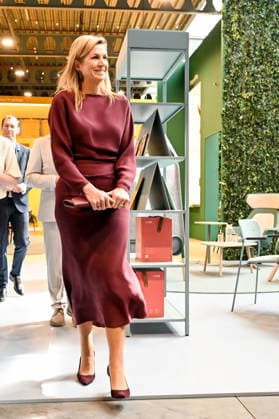 Queen Maxima visits association for circular initiatives. Hoogeveen. The Netherlands. 1 Apr 2026 Queen Maxima during a visit to Vepa, manufacturer of sustainable office furniture. Vepa is part of the Fair Furniture Group and helps organizations with their circular design. Furniture and individual parts are assessed in Vepa s Circular Center, saved, dismantled and renovated. Hoogeveen The Netherlands  Copyright: xDPPA EMx