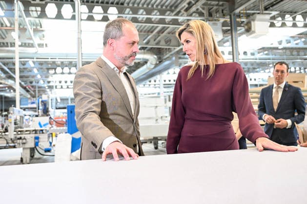 Queen Maxima visits association for circular initiatives. Hoogeveen. The Netherlands. 1 Apr 2026 Queen Maxima during a visit to Vepa, manufacturer of sustainable office furniture. Vepa is part of the Fair Furniture Group and helps organizations with their circular design. Furniture and individual parts are assessed in Vepa s Circular Center, saved, dismantled and renovated. Hoogeveen The Netherlands  Copyright: xDPPA EMx