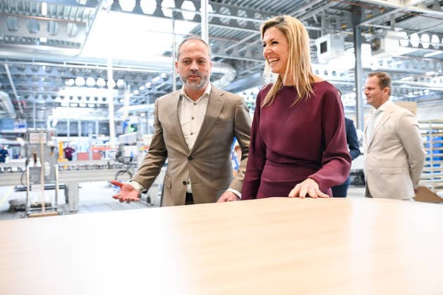 Queen Maxima visits association for circular initiatives. Hoogeveen. The Netherlands. 1 Apr 2026 Queen Maxima during a visit to Vepa, manufacturer of sustainable office furniture. Vepa is part of the Fair Furniture Group and helps organizations with their circular design. Furniture and individual parts are assessed in Vepa s Circular Center, saved, dismantled and renovated. Hoogeveen The Netherlands  Copyright: xDPPA EMx