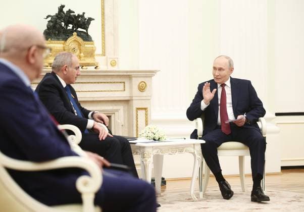 Russia Armenia 9135533 01.04.2026 Russian President Vladimir Putin attends a meeting with Armenian Prime Minister Nikol Pashinyan at the Kremlin in Moscow, Russia. Sofia Sandurskaya Sputnik Moscow Russia  Copyright: xSofiaxSandurskayax