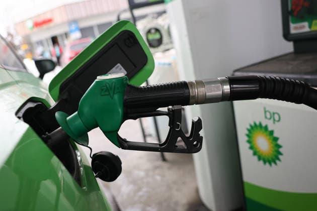 Poland BP Gas Prices A fuel pump is seen connected to a car at BP gas station in this illustration photo taken in Zakopane, Poland on April 1, 2026. Zakopane Poland  Copyright: xJakubxPorzyckix originalFilename: porzycki-polandbp260401_np7NF.jpg