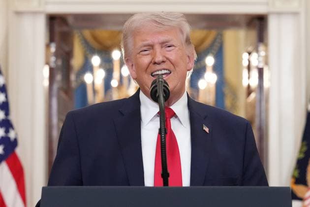 President Donald Trump delivers a prime-time address to the nation from the Cross Hall in the White House in Washington DC on Wednesday, April 1, 2026. President Trump used the address to update the public on the month-long war in Iran. Pool photo by Alex Brandon  WAX20260401508 AlexxBrandon