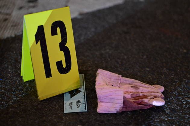 7-Month-Old Child Fatally Shot At Moore Street And Humboldt Street In New York City (NEW) Members of the NYPD Crime Scene Unit collected a blood stained hat at the scene on Humboldt Street after the fatal shooting of a 7-month-old girl identified as Kaori Patterson-Moore in the area of Moore Street and Humboldt Street within the confines of the 90 PCT. April 1, 2026, Brooklyn, New York, USA: NYPD police officers and detectives are canvassing the scene for clues where 7-month-old Kaori Patterson-Moore was fatally shot by moped riding suspects. There are no arrests and the investigation is ongoing. Credit: Kyle Mazza thenews2 (Foto: Kyle Mazza Thenews2 imago images) 7-Month-Old Child Fatally Shot At Moore Street And Humboldt Street In New Yor  Copyright: xKylexMazzax