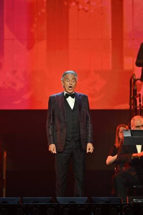 Andrea Bocelli And Andrea Lykke Oehlenschlæger In Concert - Paris Andrea Bocelli performs at the Accor Arena in Paris, France on April 1, 2026. Photo by Christophe Meng ABACAPRESS.COM Paris France  Copyright: xMengxChristophe ABACAx